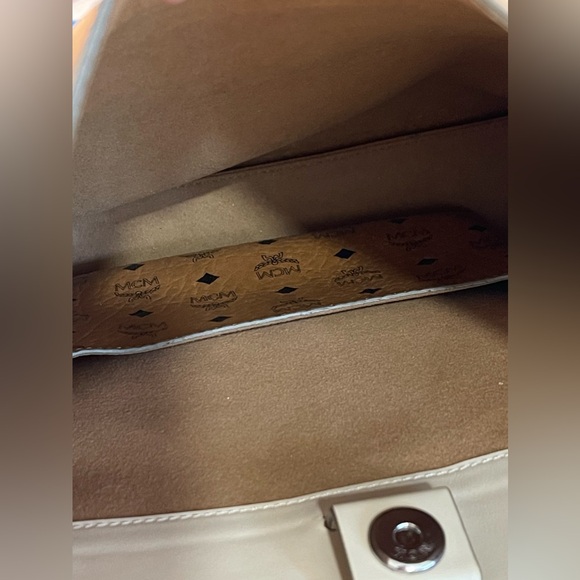 MCM Milla Leather Hobo Bag Purse Handbag women'a Cream Italian - Picture 2 of 8